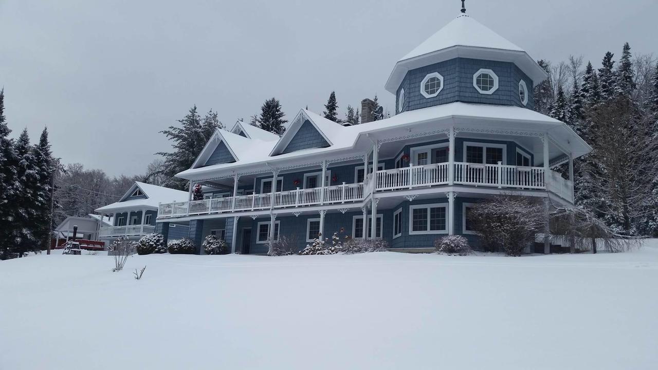 La Maison Bleue Du Lac Wallace コアティクック エクステリア 写真