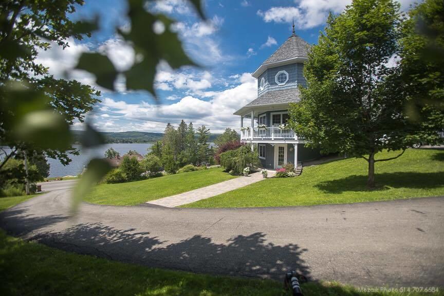 La Maison Bleue Du Lac Wallace コアティクック エクステリア 写真