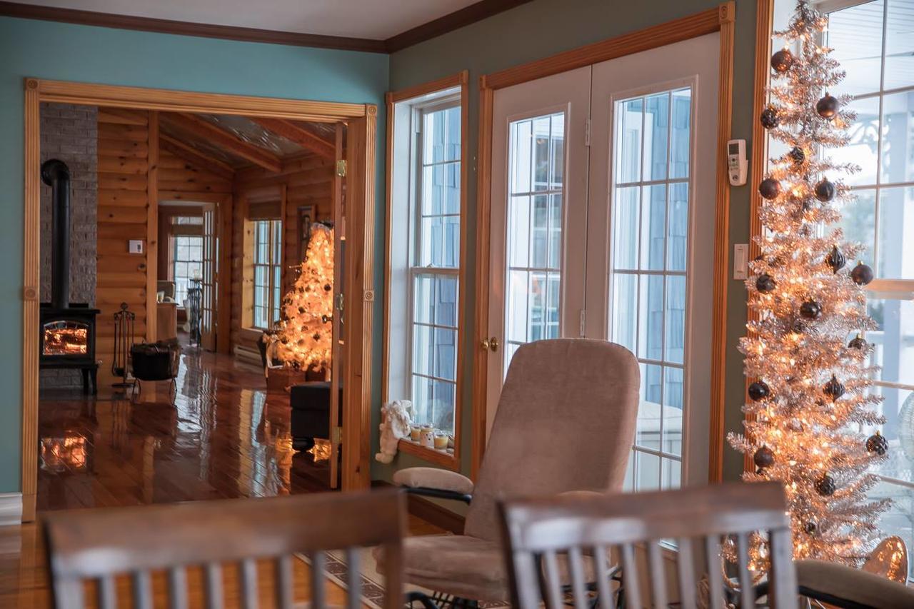 La Maison Bleue Du Lac Wallace コアティクック エクステリア 写真